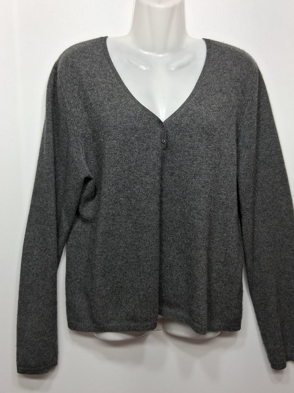 Madison Studio Cashmere Charcoal Gray V-Neck Cashmere Sweater